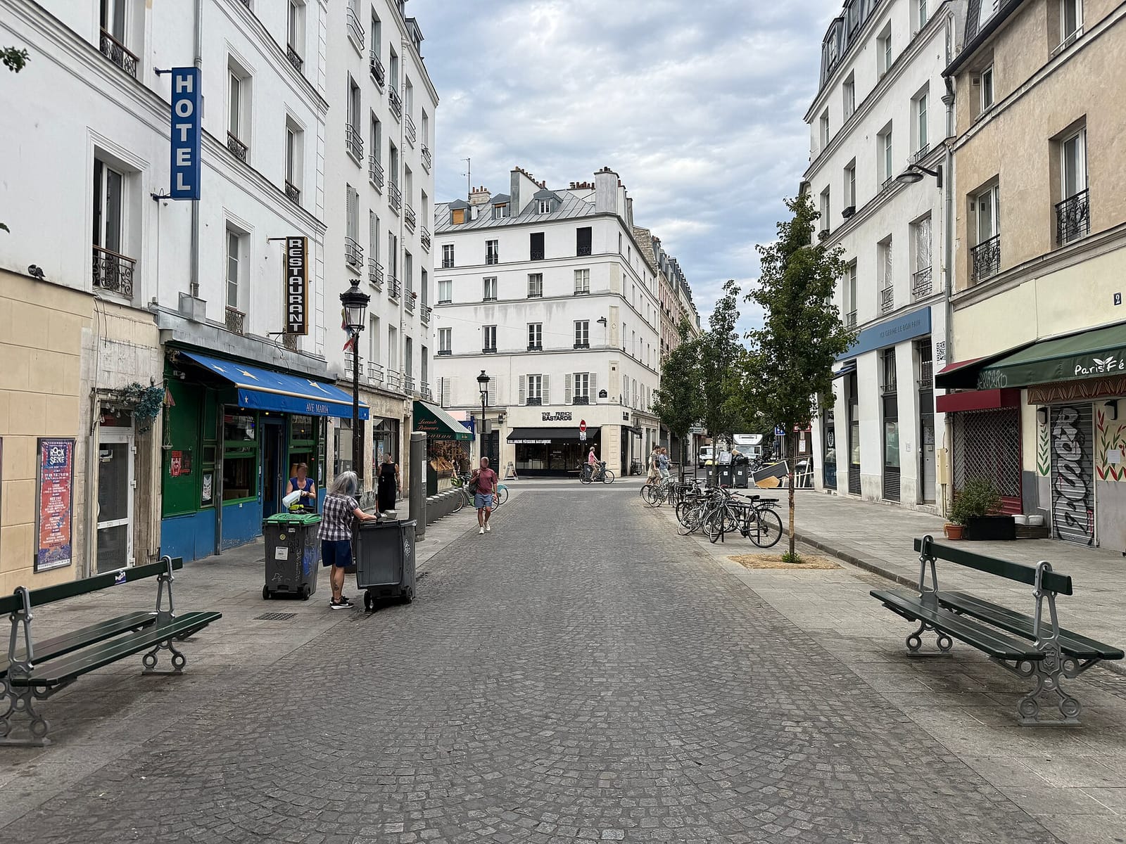 Paris Féni