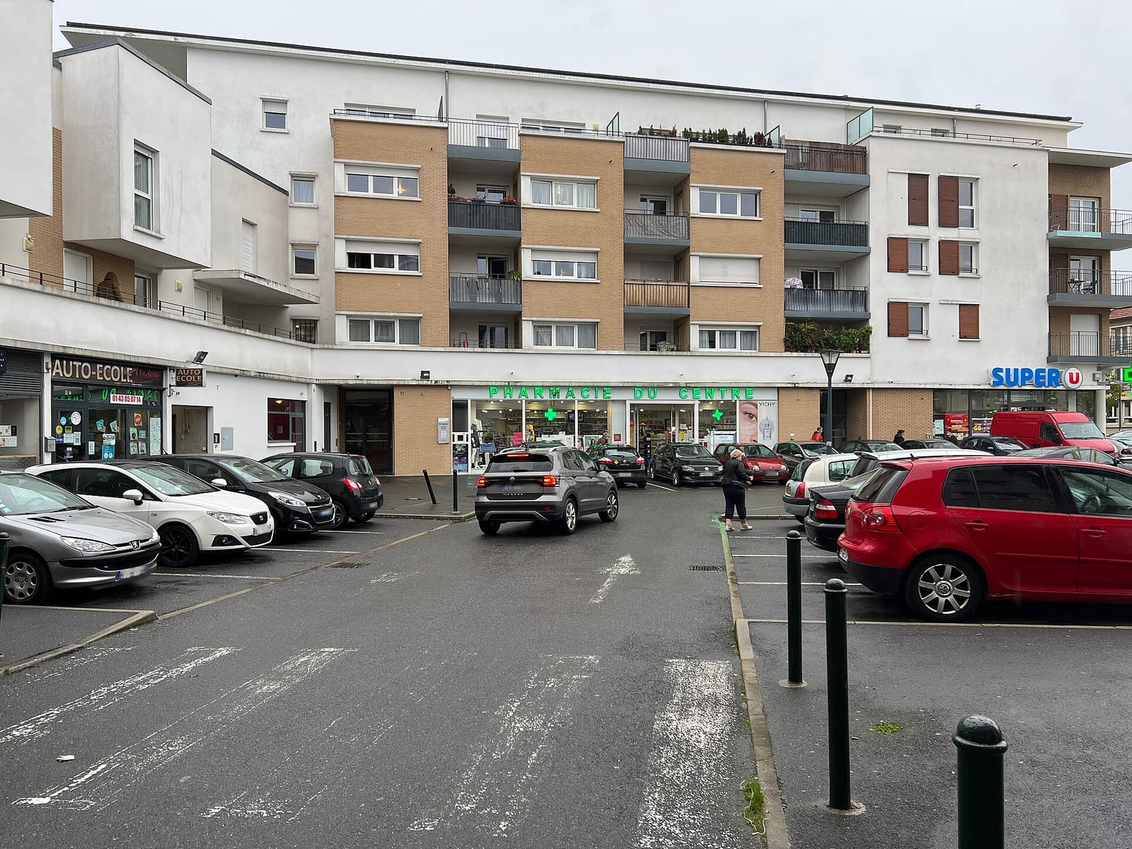 Le Paradis Street photo 4