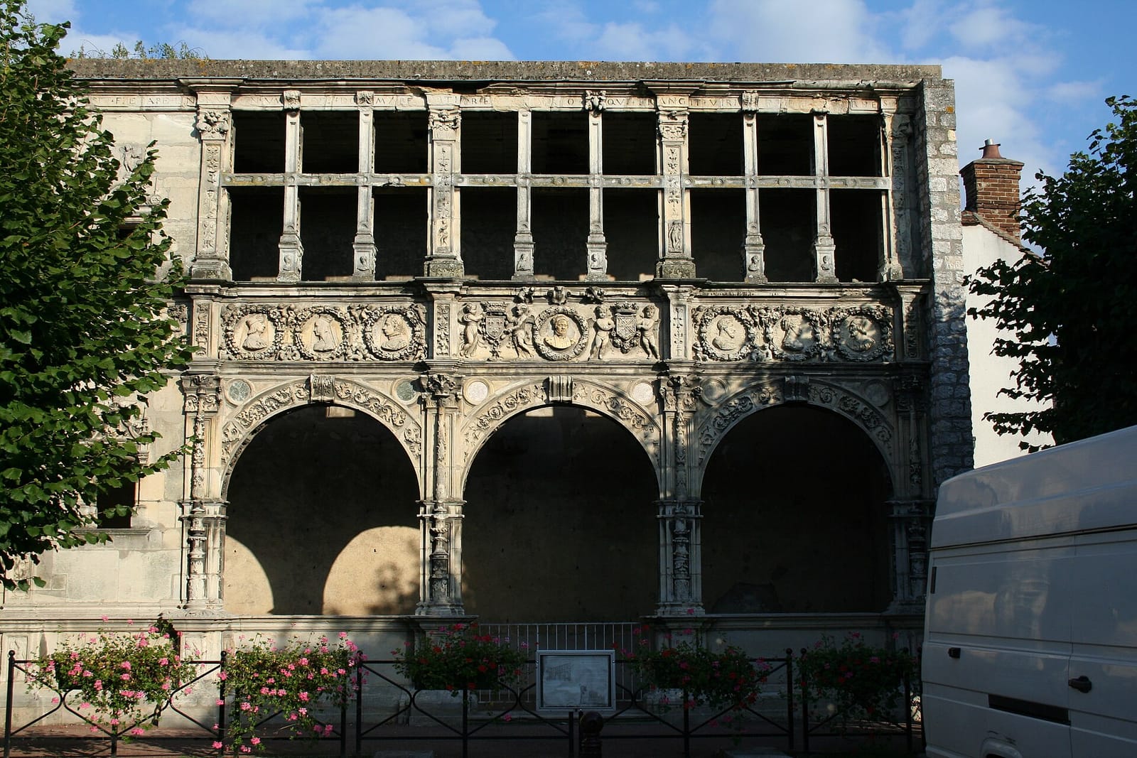 Le Louny photo 2