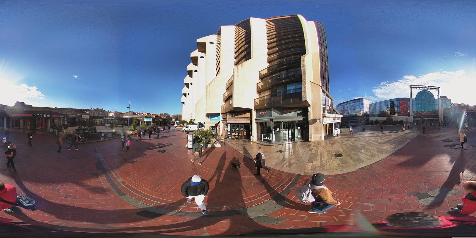 Circle Square photo 2