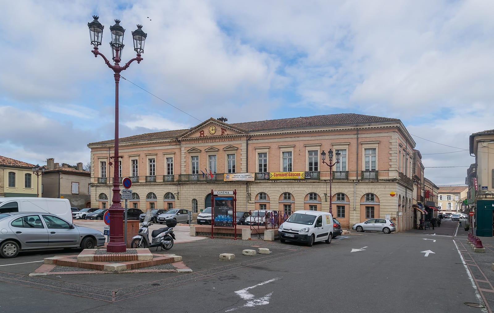 Le Central