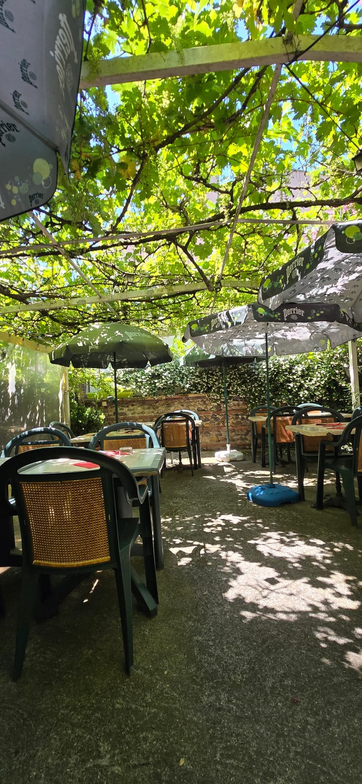 Friend's Café