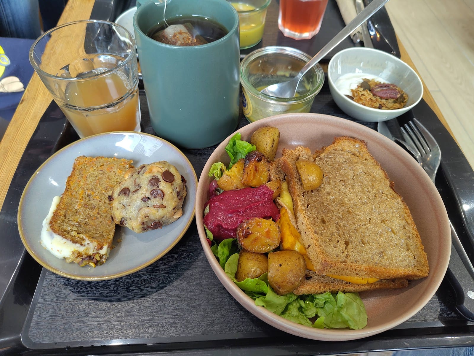 Ama Café