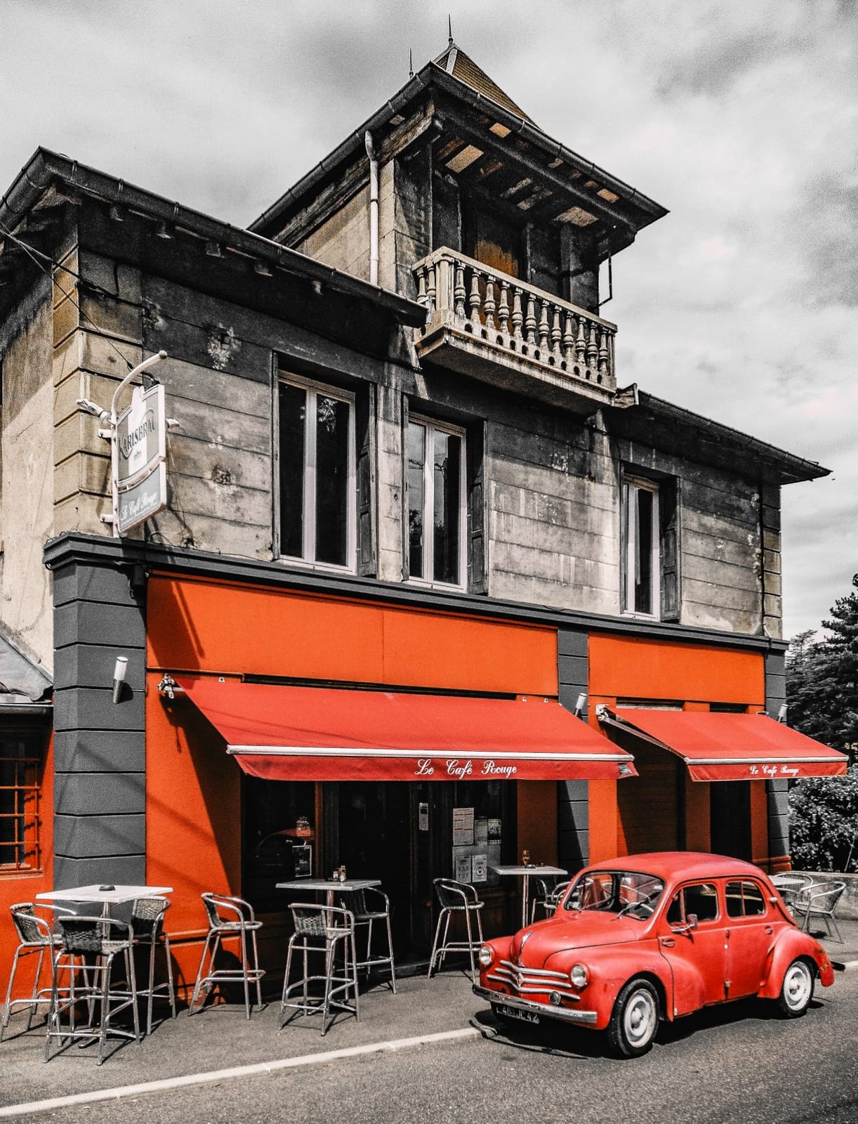 Le Café Rouge