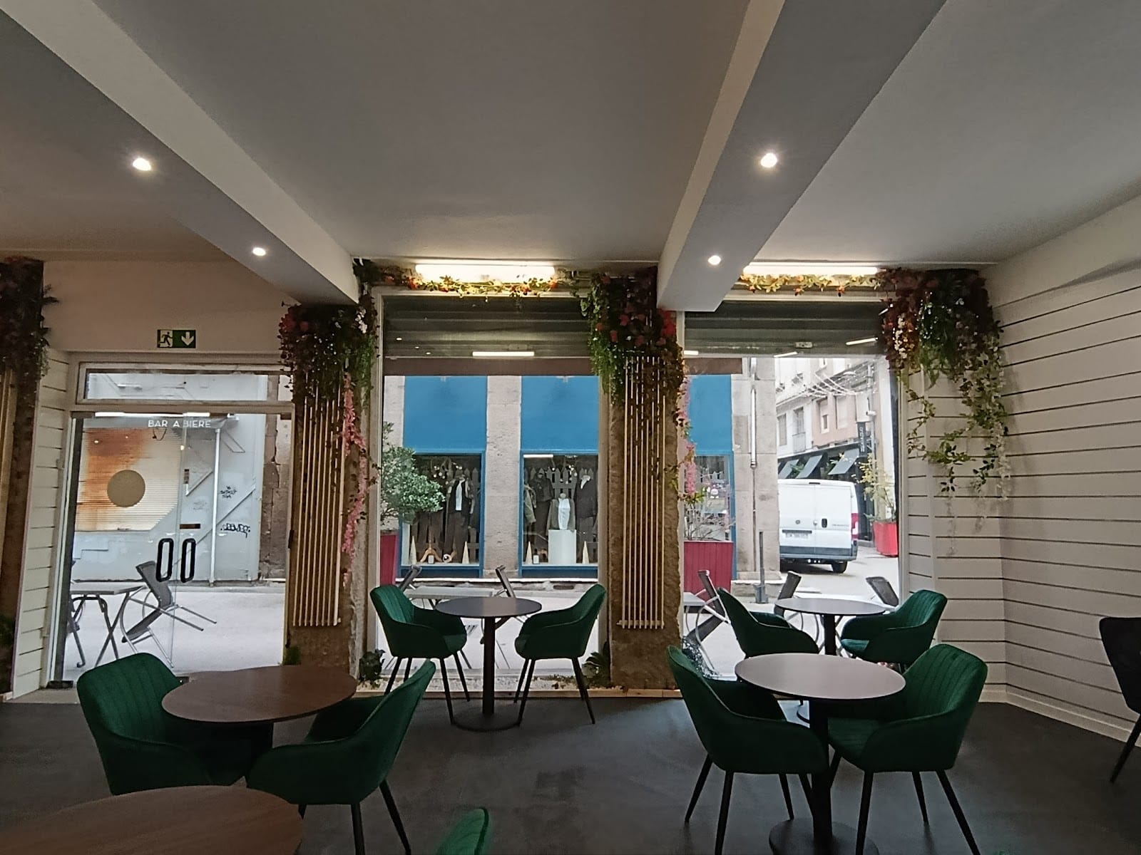 Lotus Café