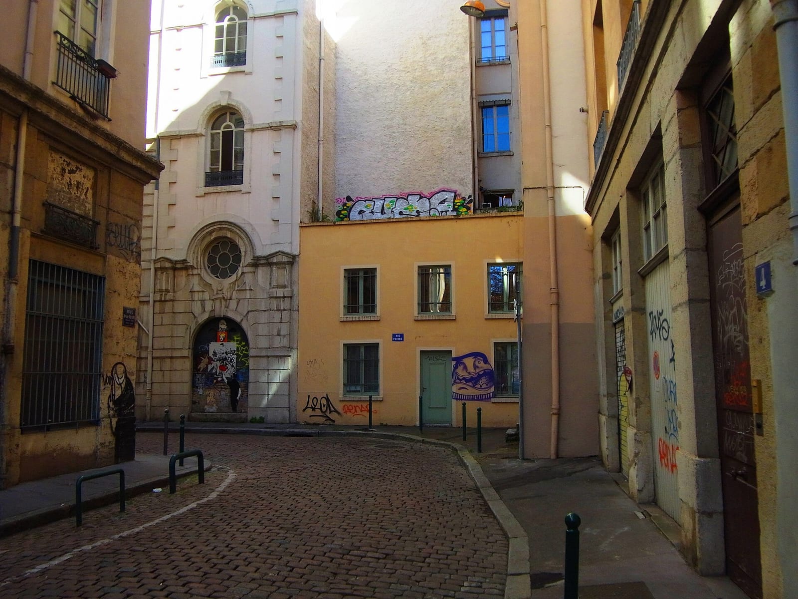 Au Coin de la Rue photo 4