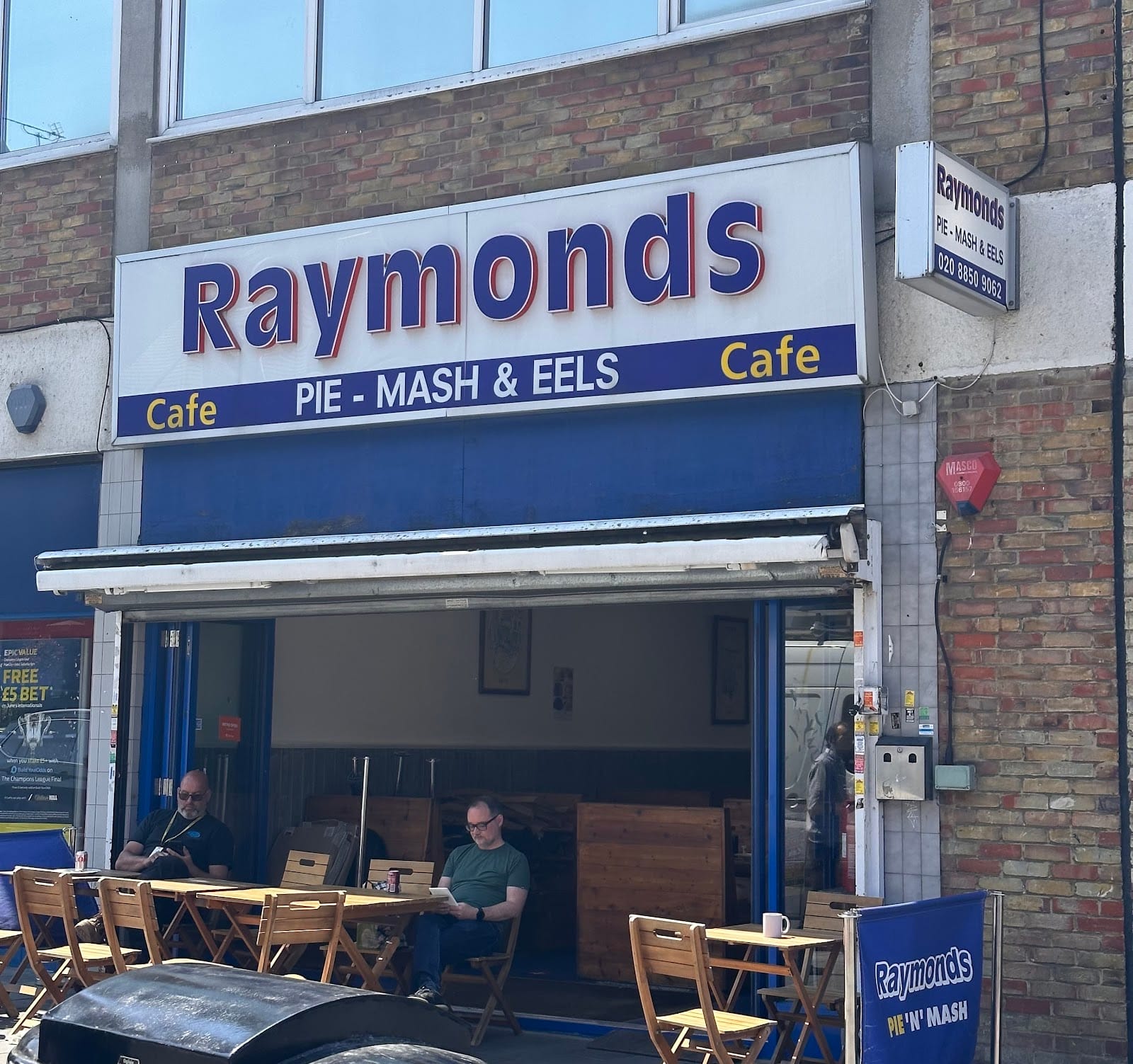 Raymonds Pie & Mash