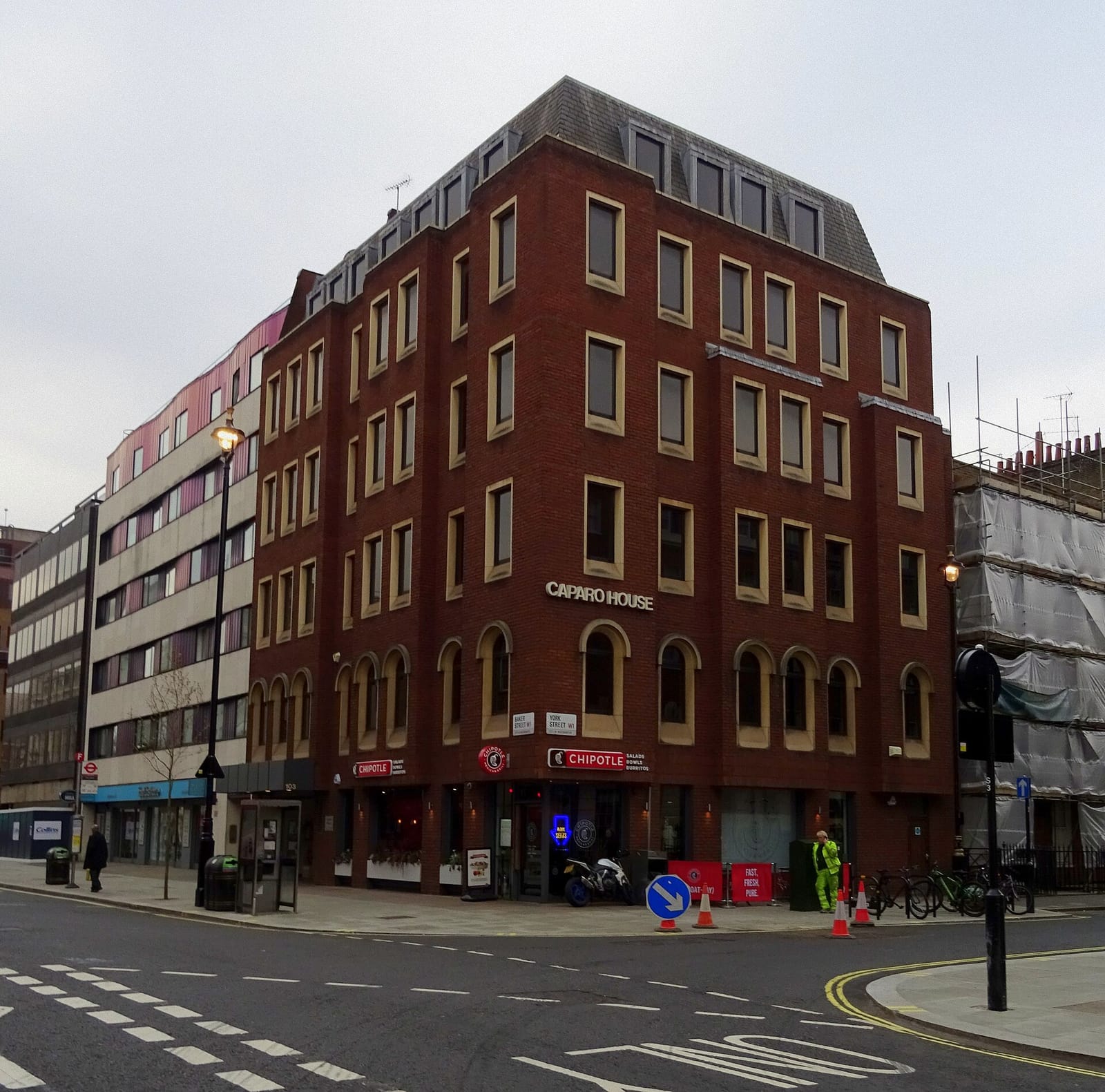 106 Baker Street photo 2