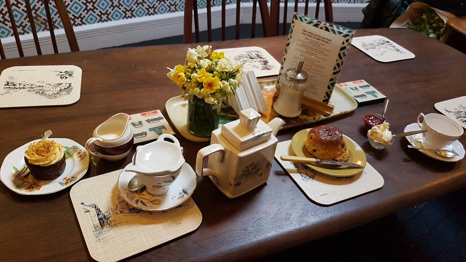 Cake Hole Cafe / Vintage Heaven