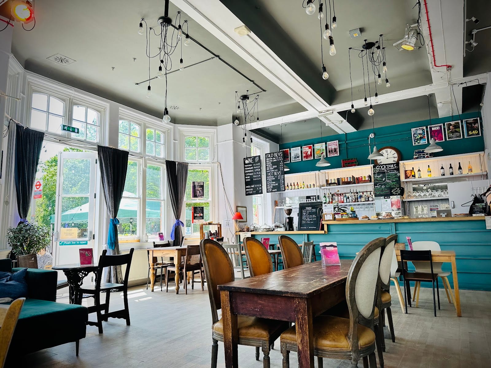 Omnibus Cafe Bar