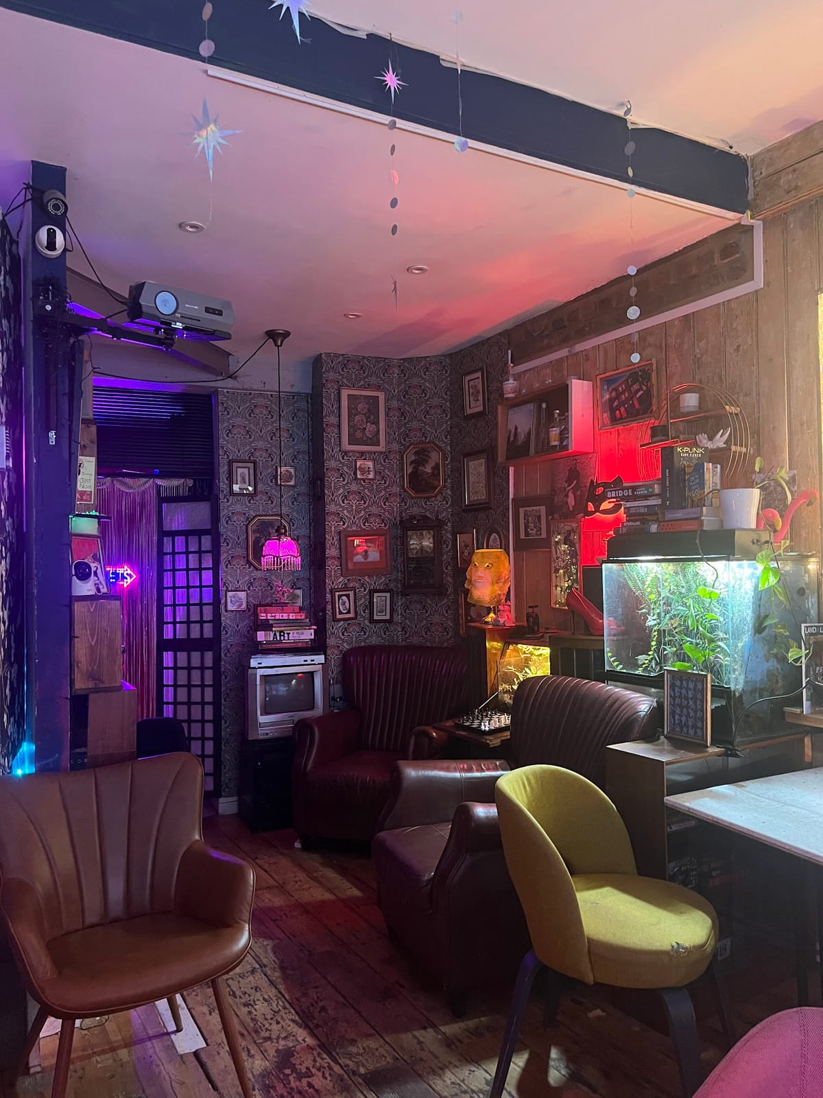London Night Cafe