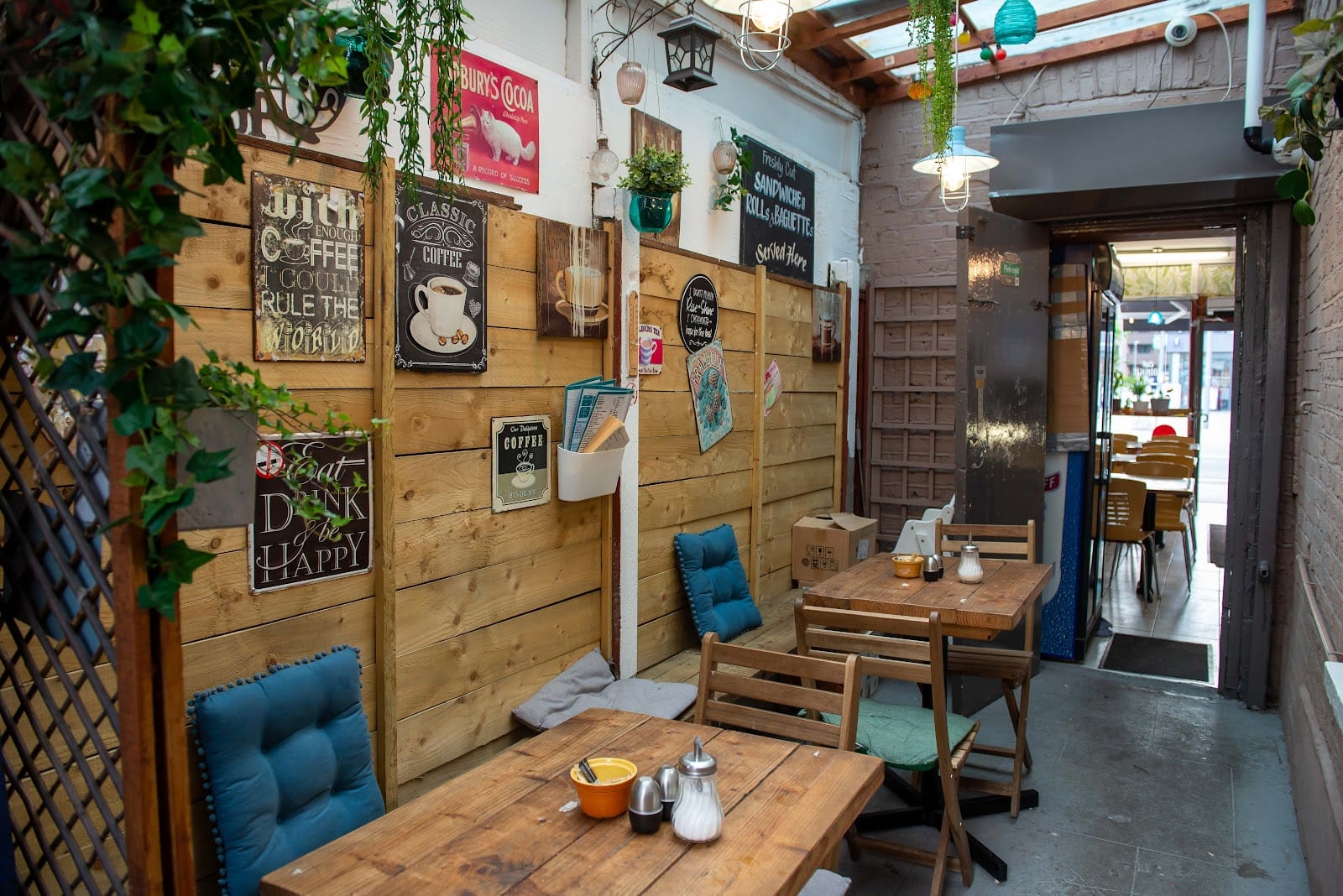 Moonlight Cafe