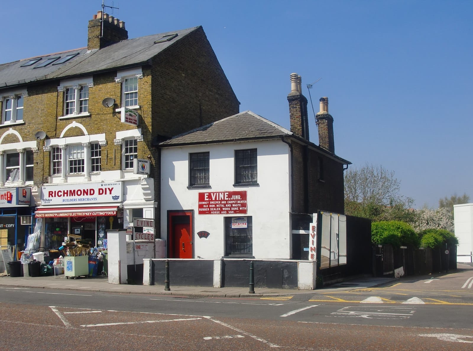 Harris + Hoole photo 2