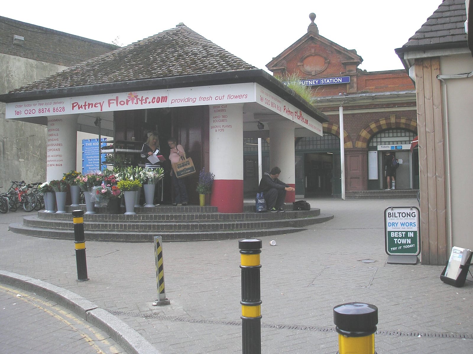 Max's café & deli photo 4