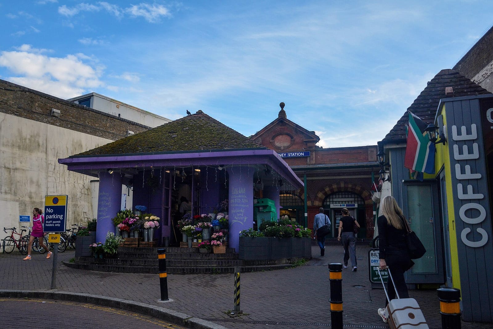 Max's café & deli photo 3