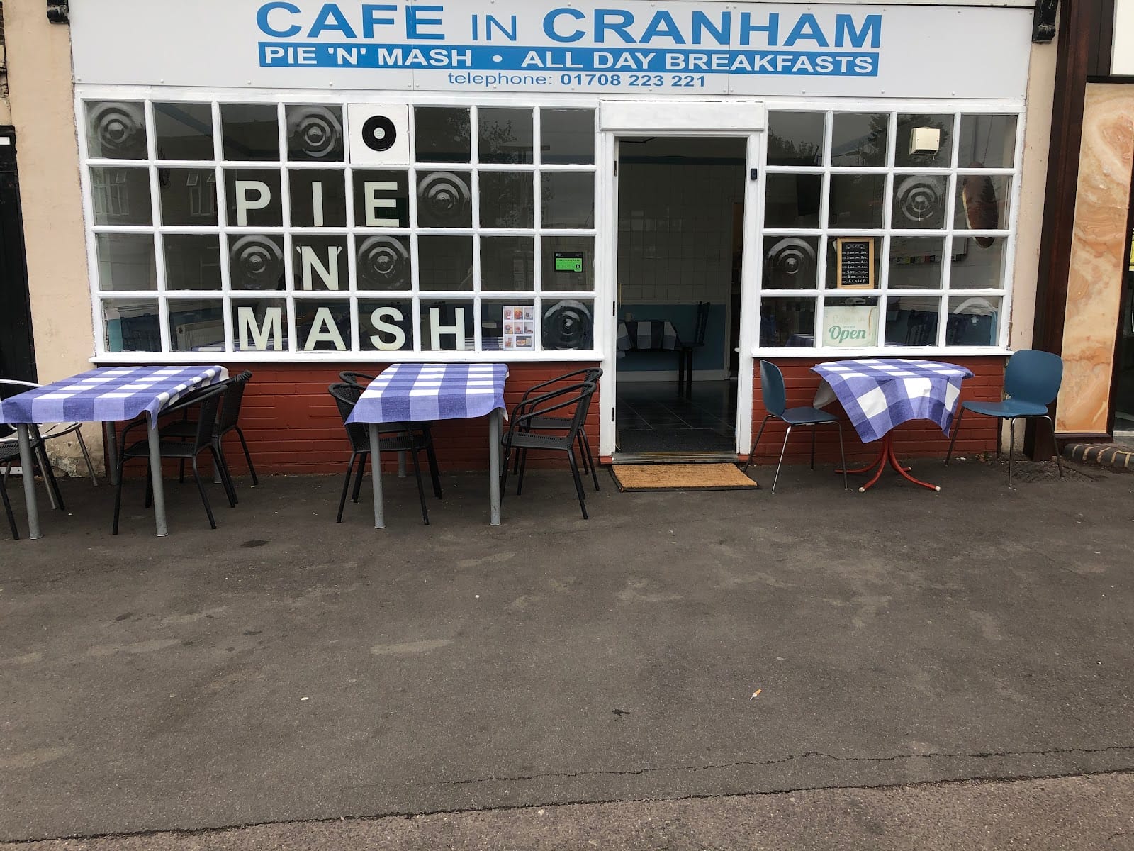Cafe in Cranham