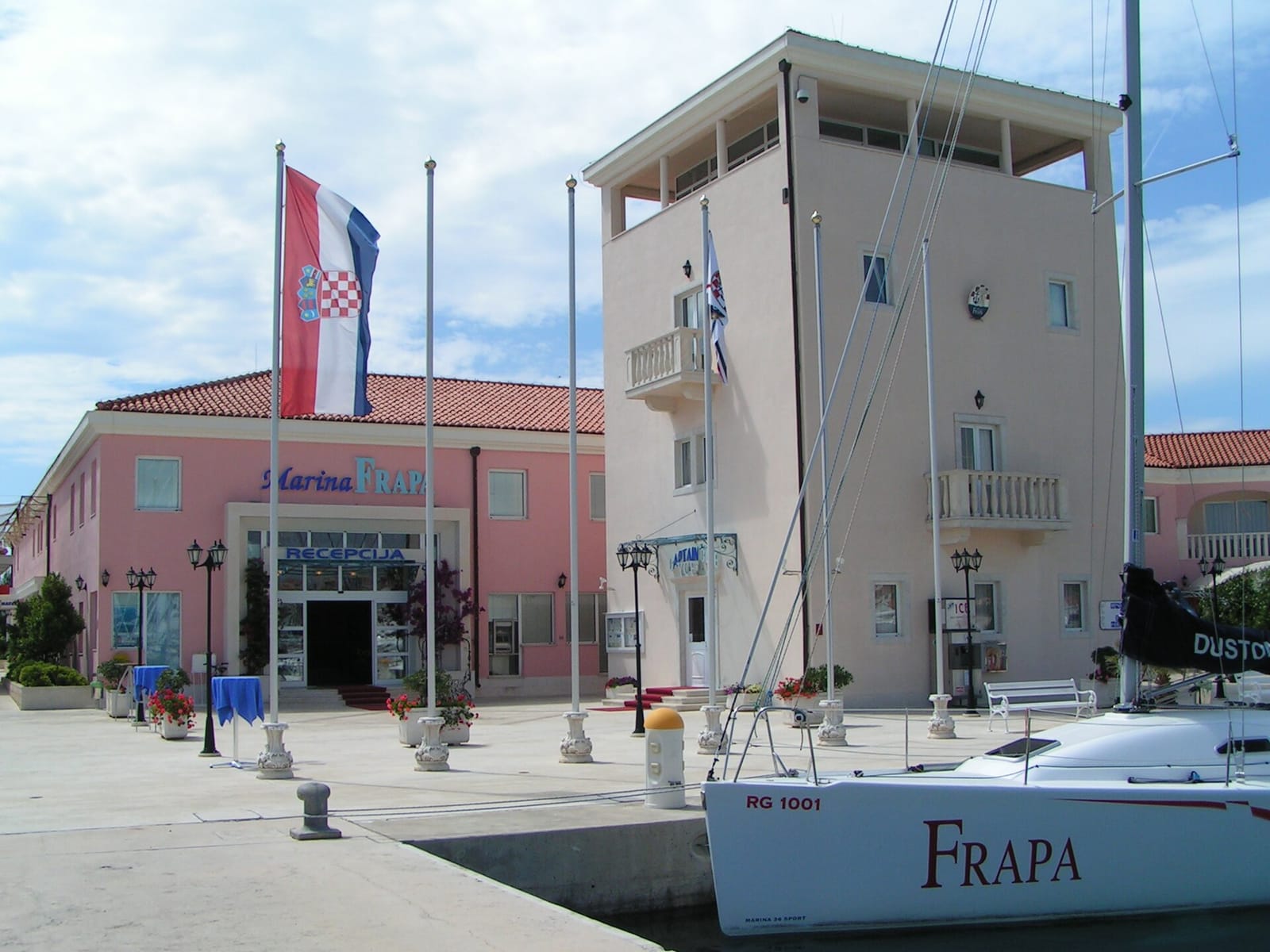Captain Club Bar