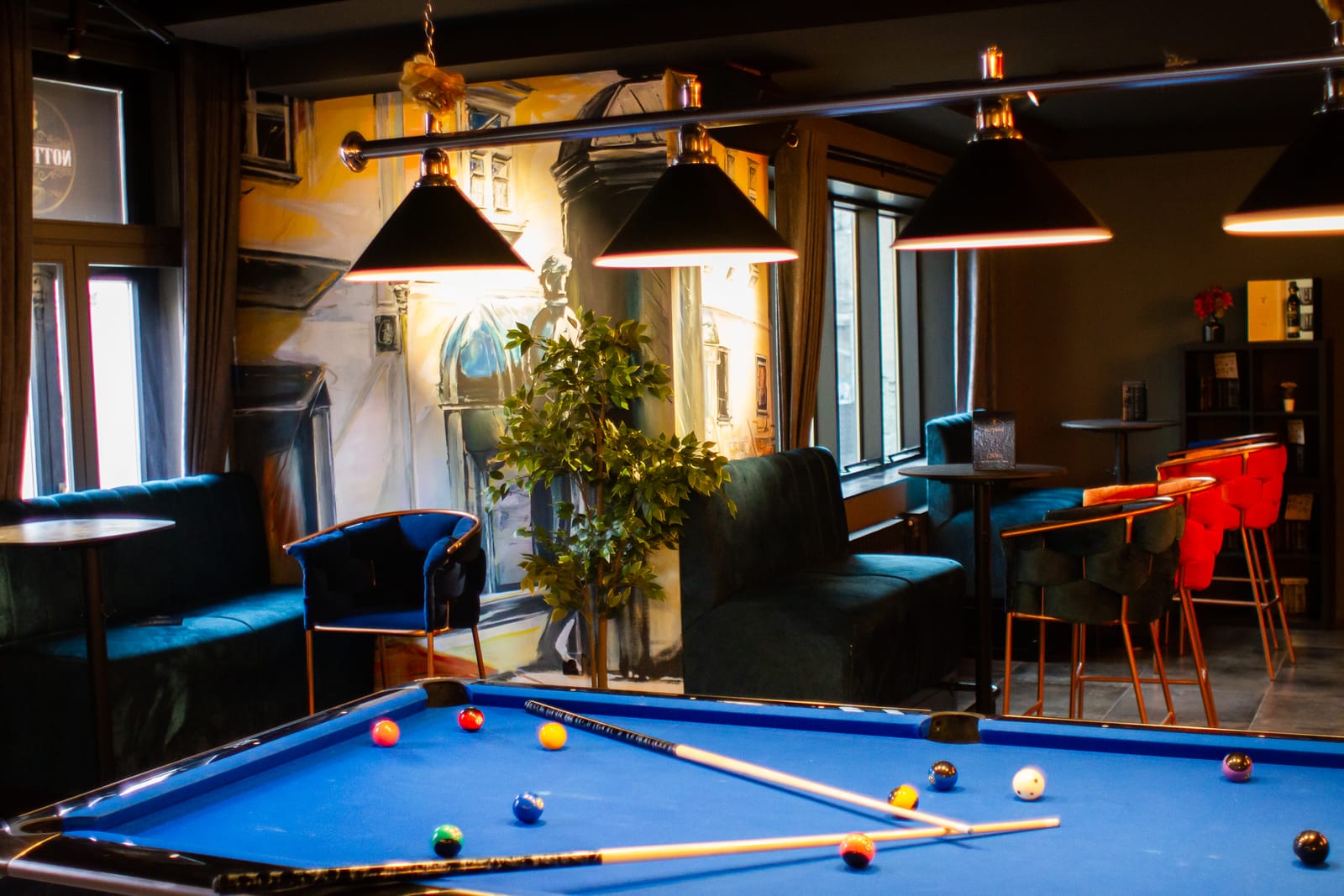 Cafe & billiard bar Notturno