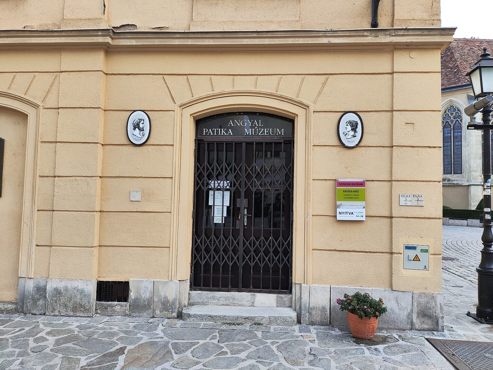 Placz Café photo 2
