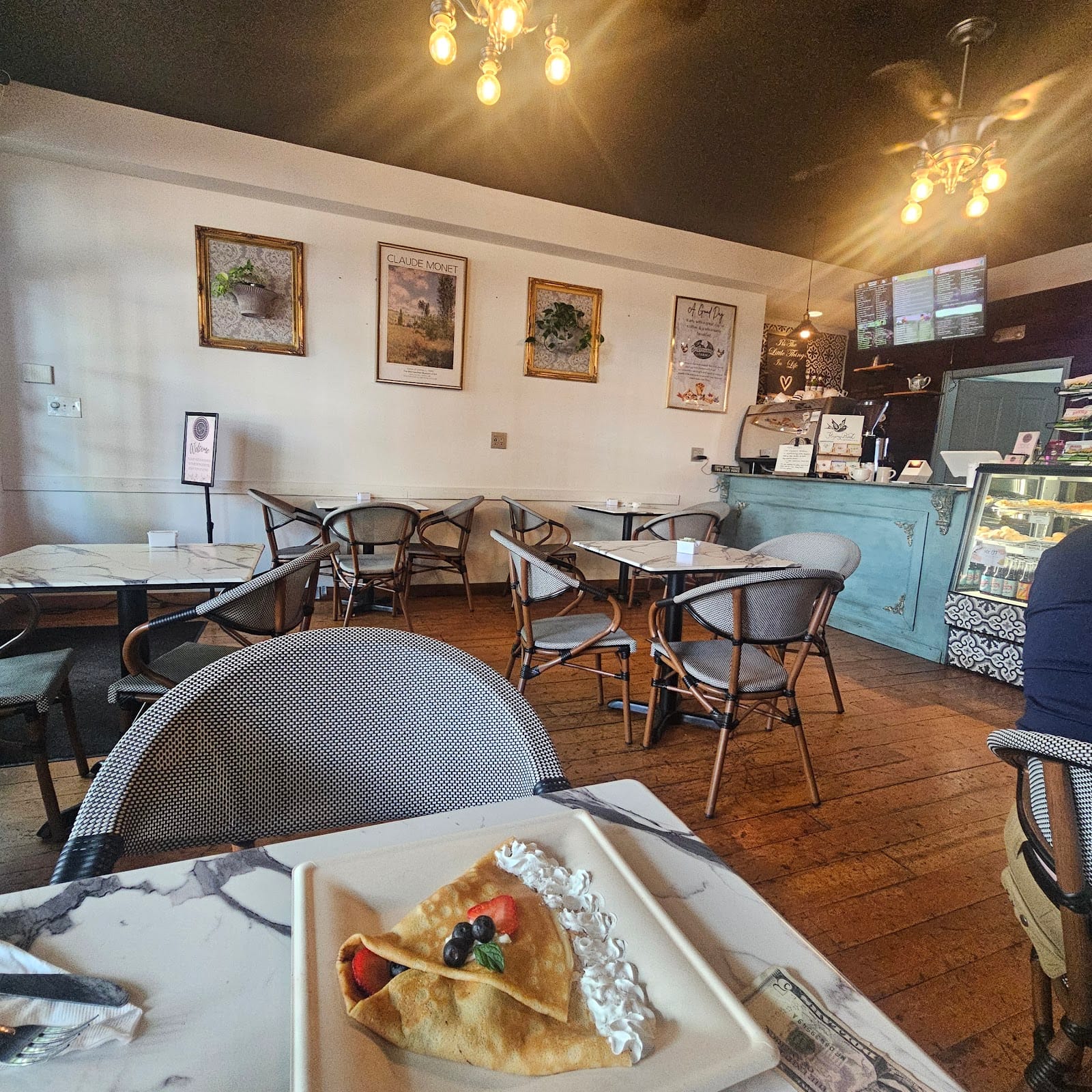 Saint Charles Coffee & Creperie