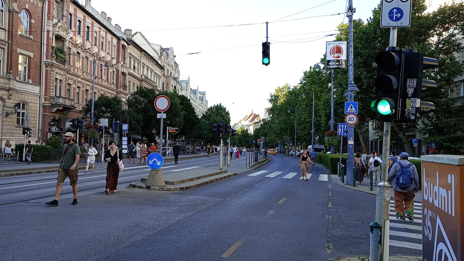Kelet Kávézó és Galéria photo 2