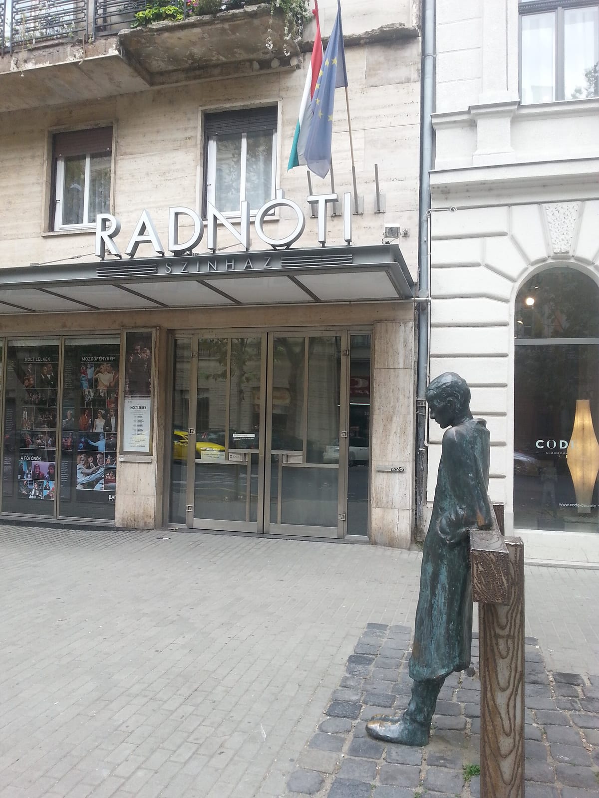 Café Zsivágó photo 4