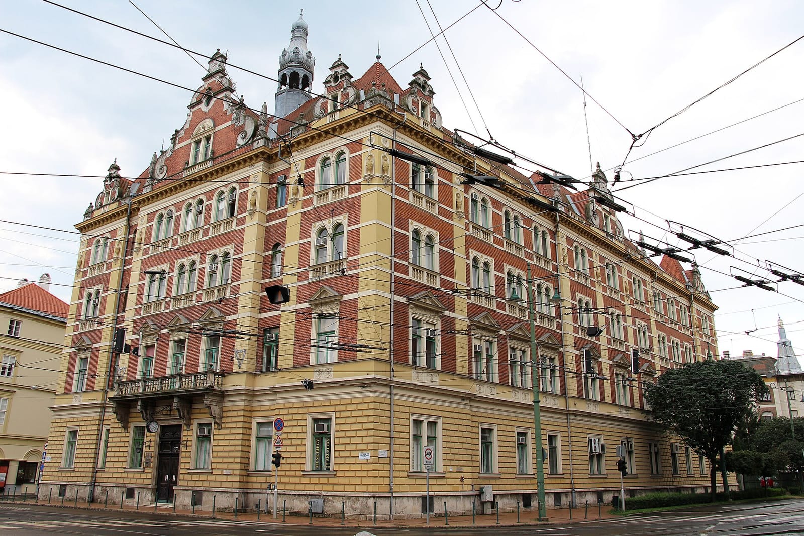 Bányai és Lányai Cukrászda