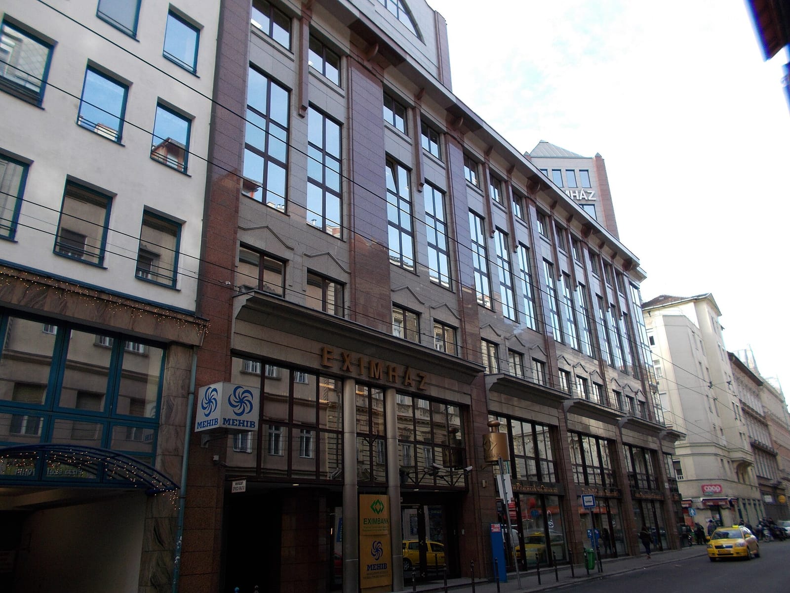 D18 Könyvesbolt és Kávézó photo 4