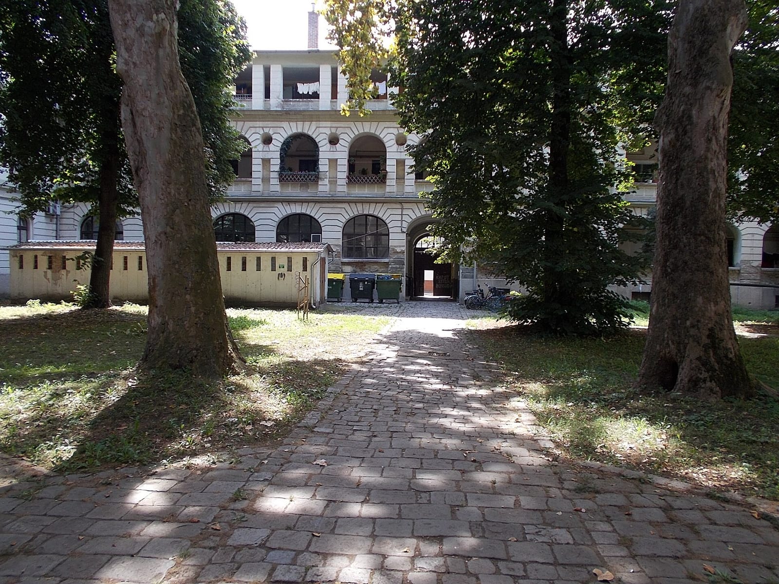 Szünet ifjúsági presszó photo 3