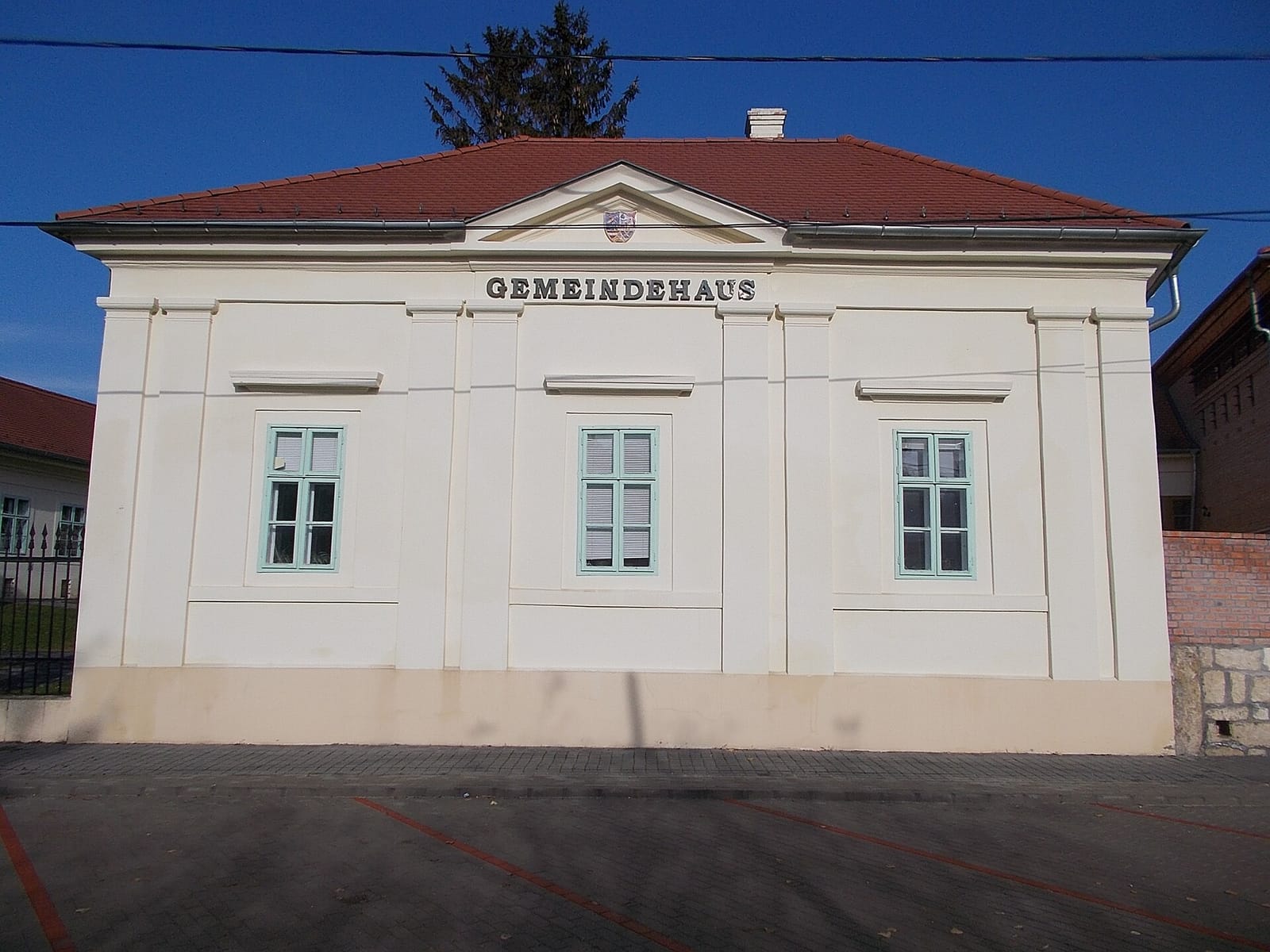Bucsics Kávéház photo 3