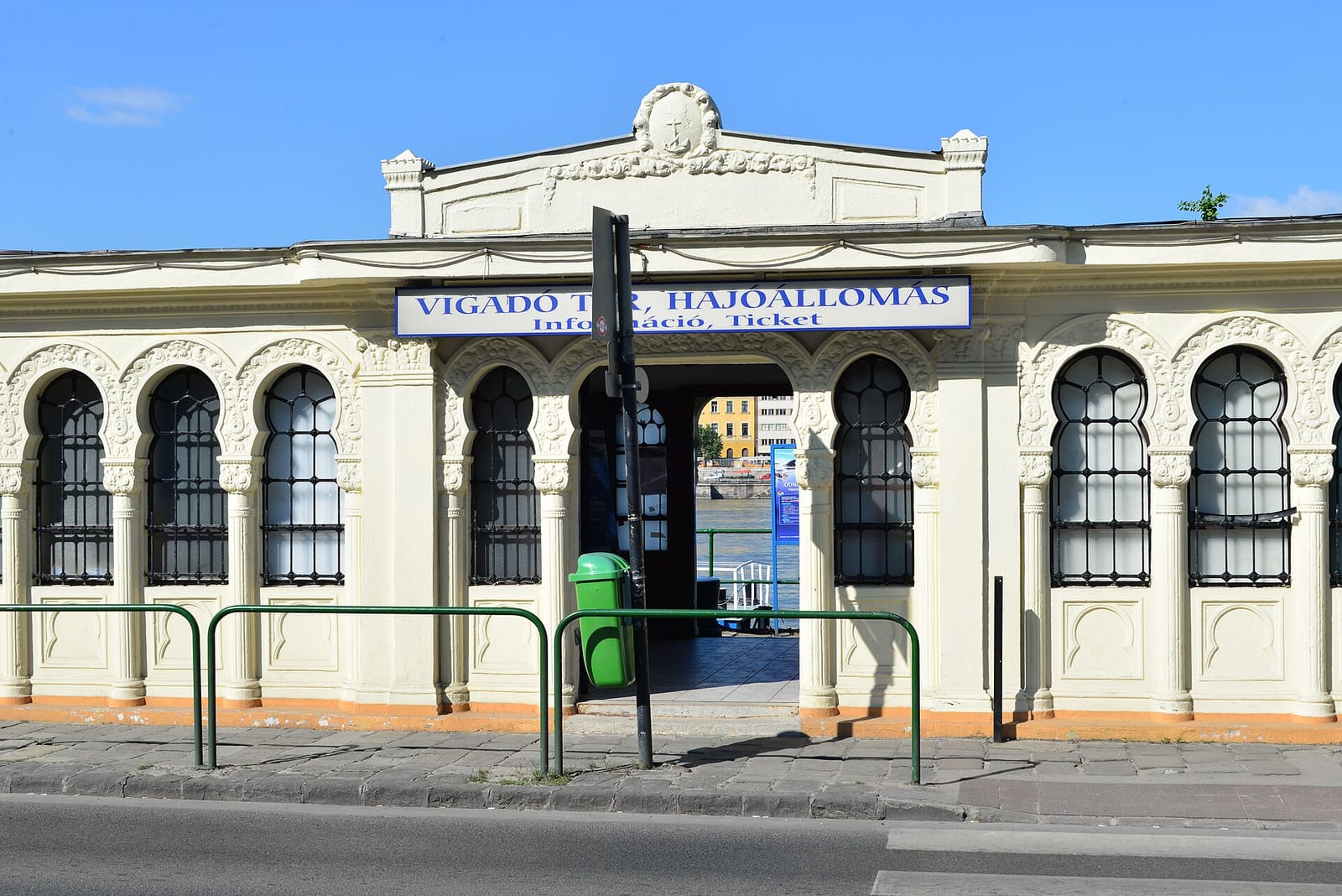 Parlament Kávézó
