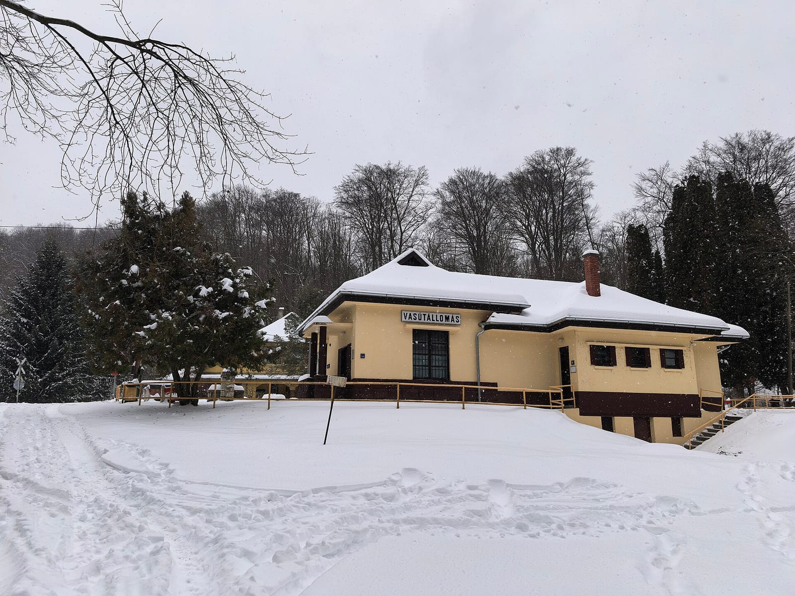 Utasellátó photo 2