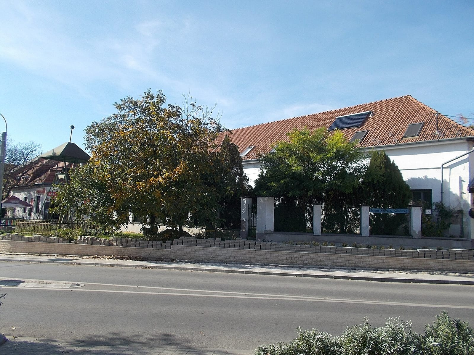 Tücsi-süti cukrászda
