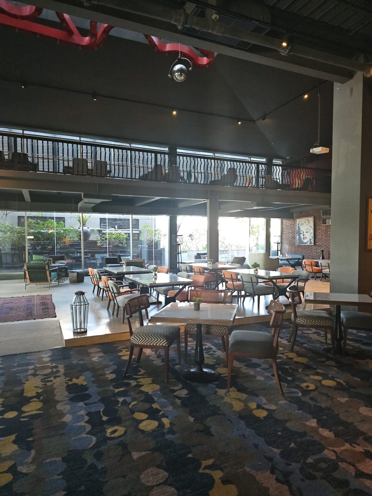 The Avenue Lounge Bar