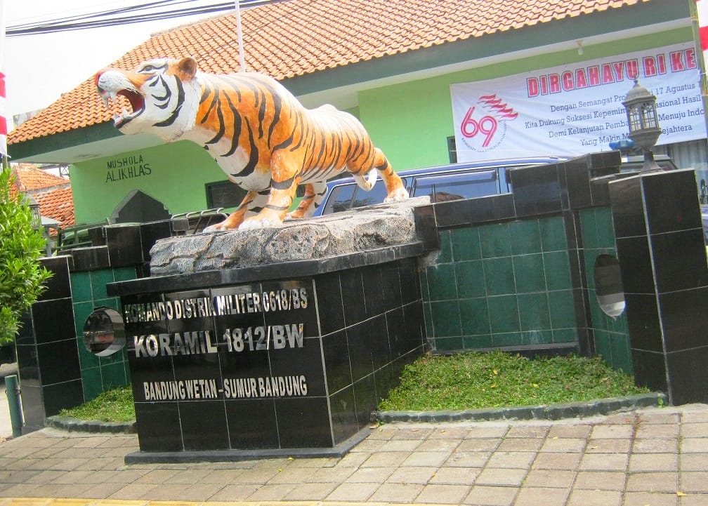 Warung Kopi Imah Babaturan Cabang Tamansari