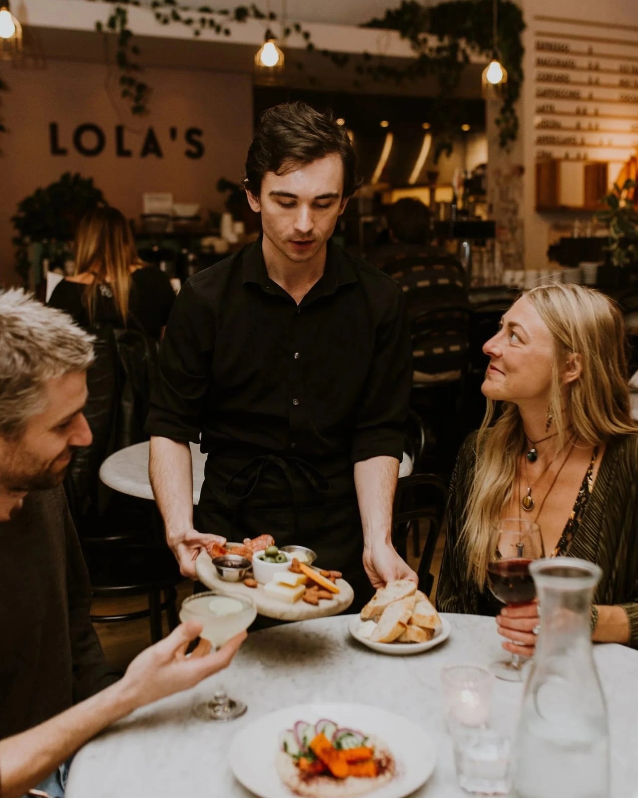 Lola's Cafe