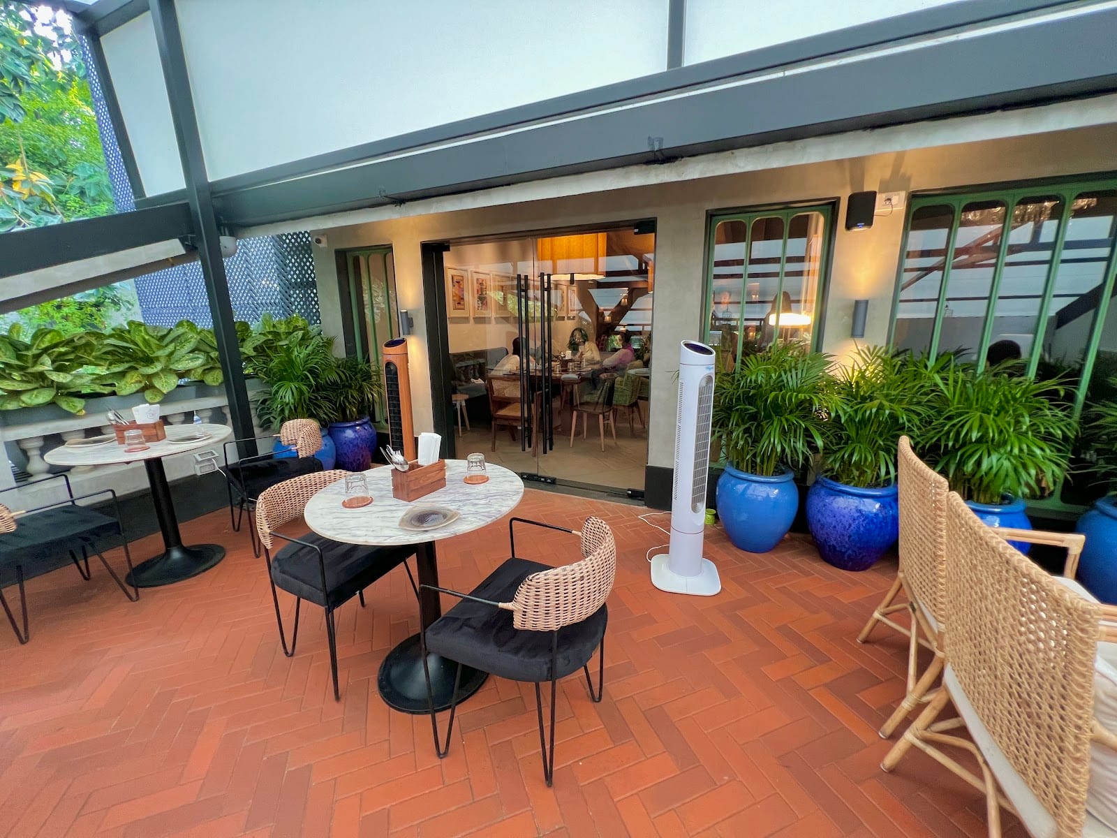 The Entrance Cafe