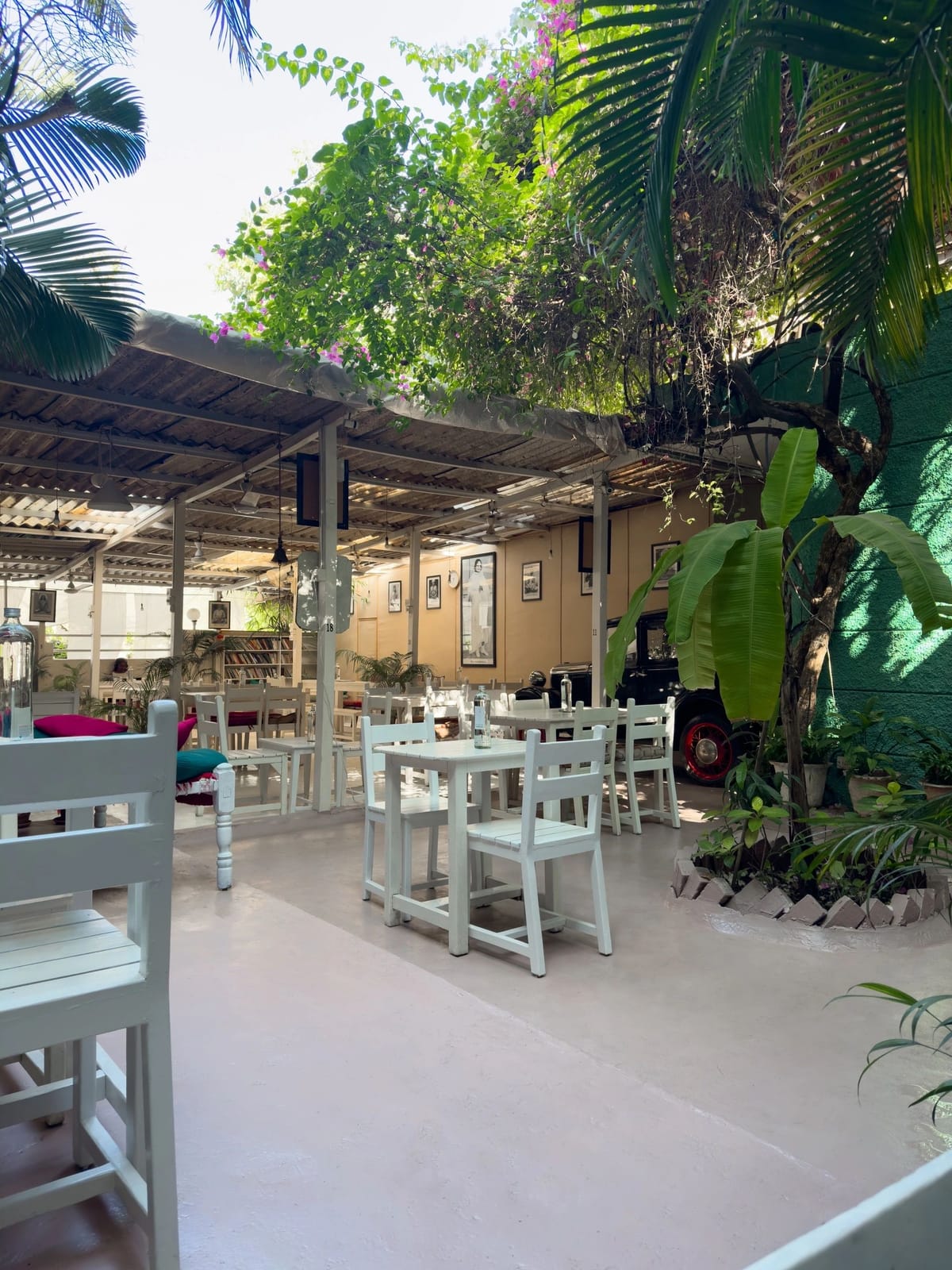 Yogi-sthaan (Yoga House)