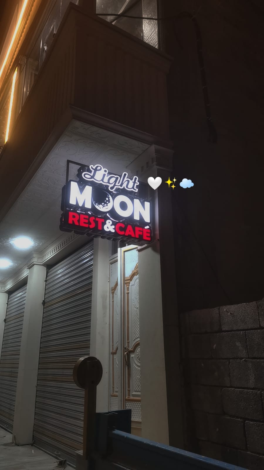 MOON LIGHT CAFEE
