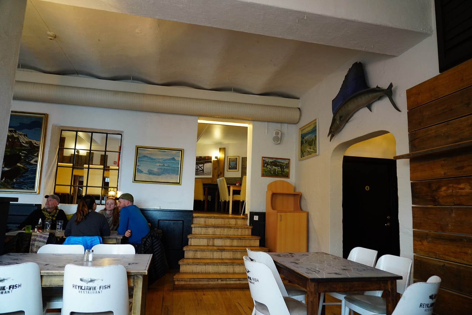 Reykjavik Röst photo 2