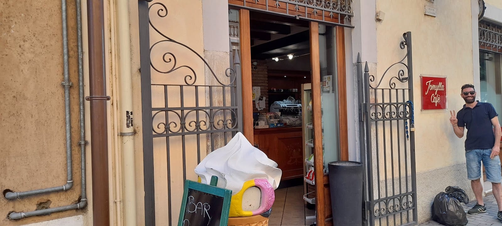 Tomylla Caffè