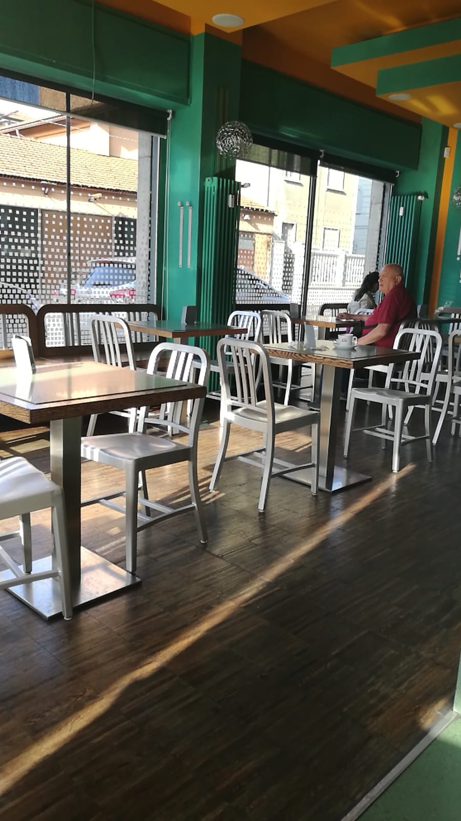 Caffè Leoni