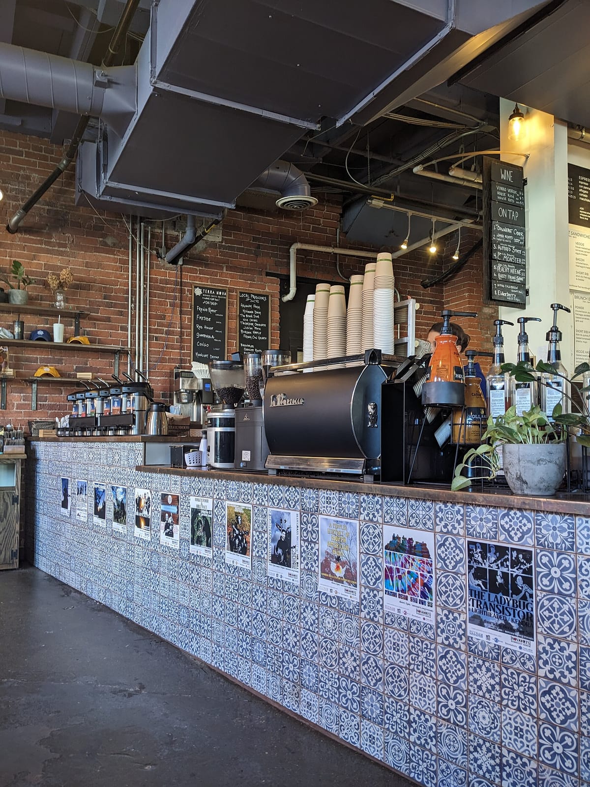 Brewbakers Café