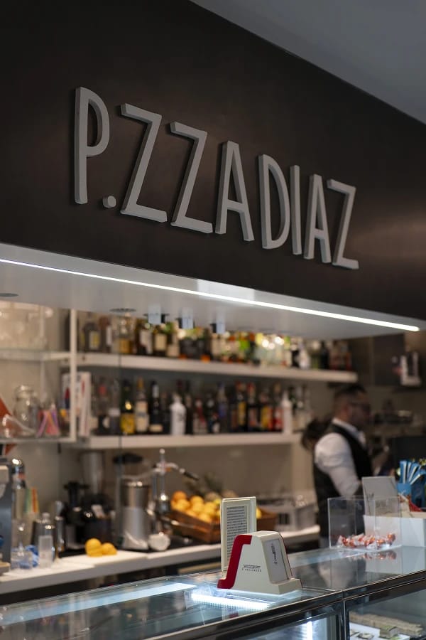 Piazza Diaz 7
