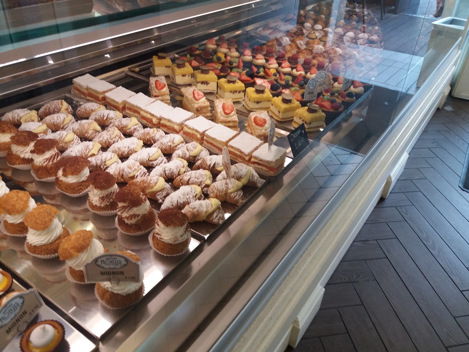 Pasticceria Momus Cafe