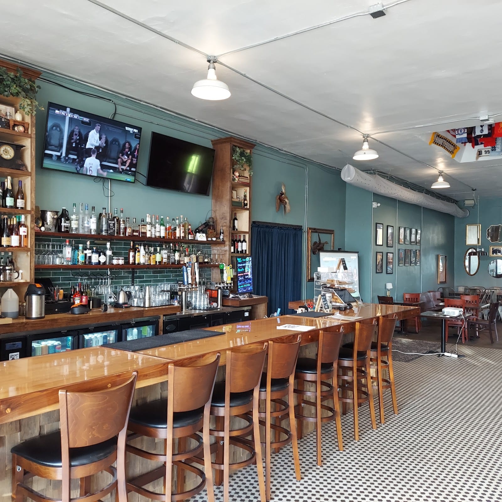 Hilltop Public House