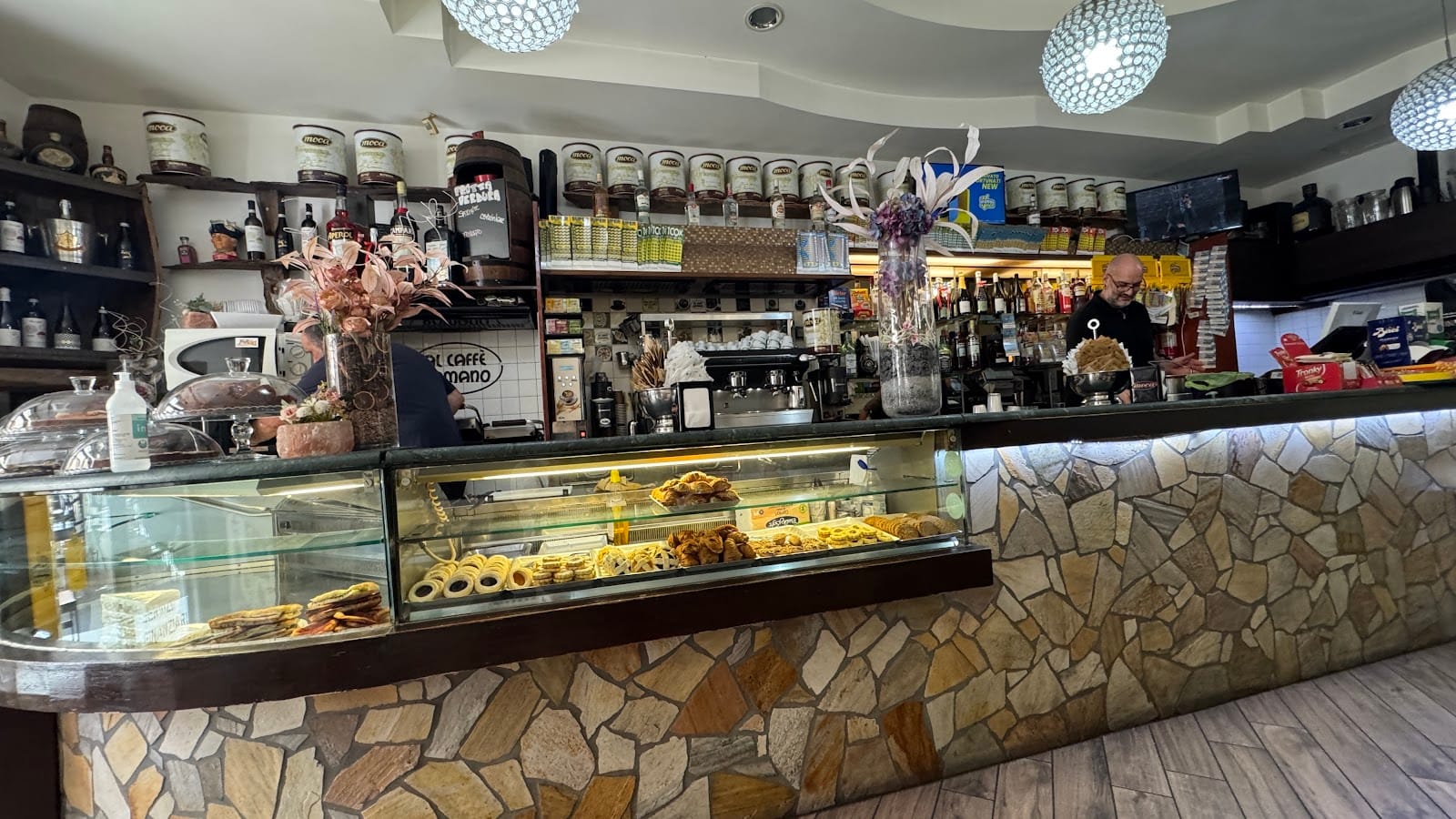 Al caffè Romano