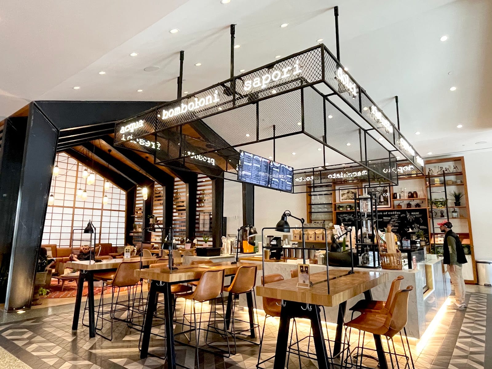 Canard Café Bar