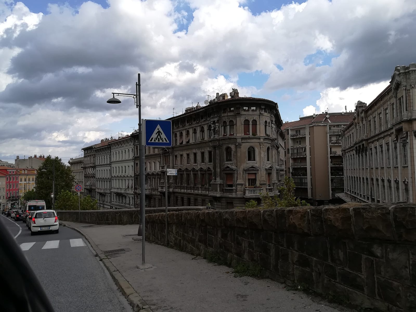 Bar Avant Garde