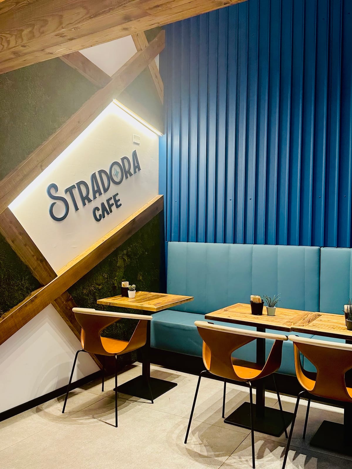 Stradora Café